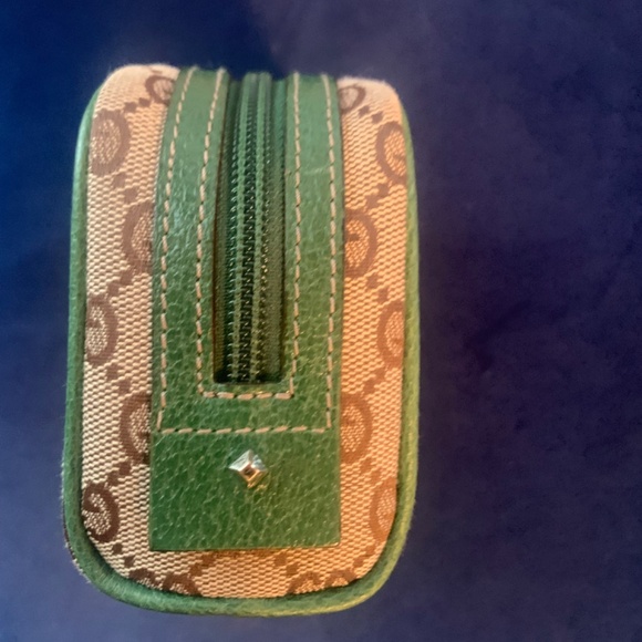 NWOT Authentic Vintage Gucci Signature Pochette with Green Leather Trim - Picture 5 of 9